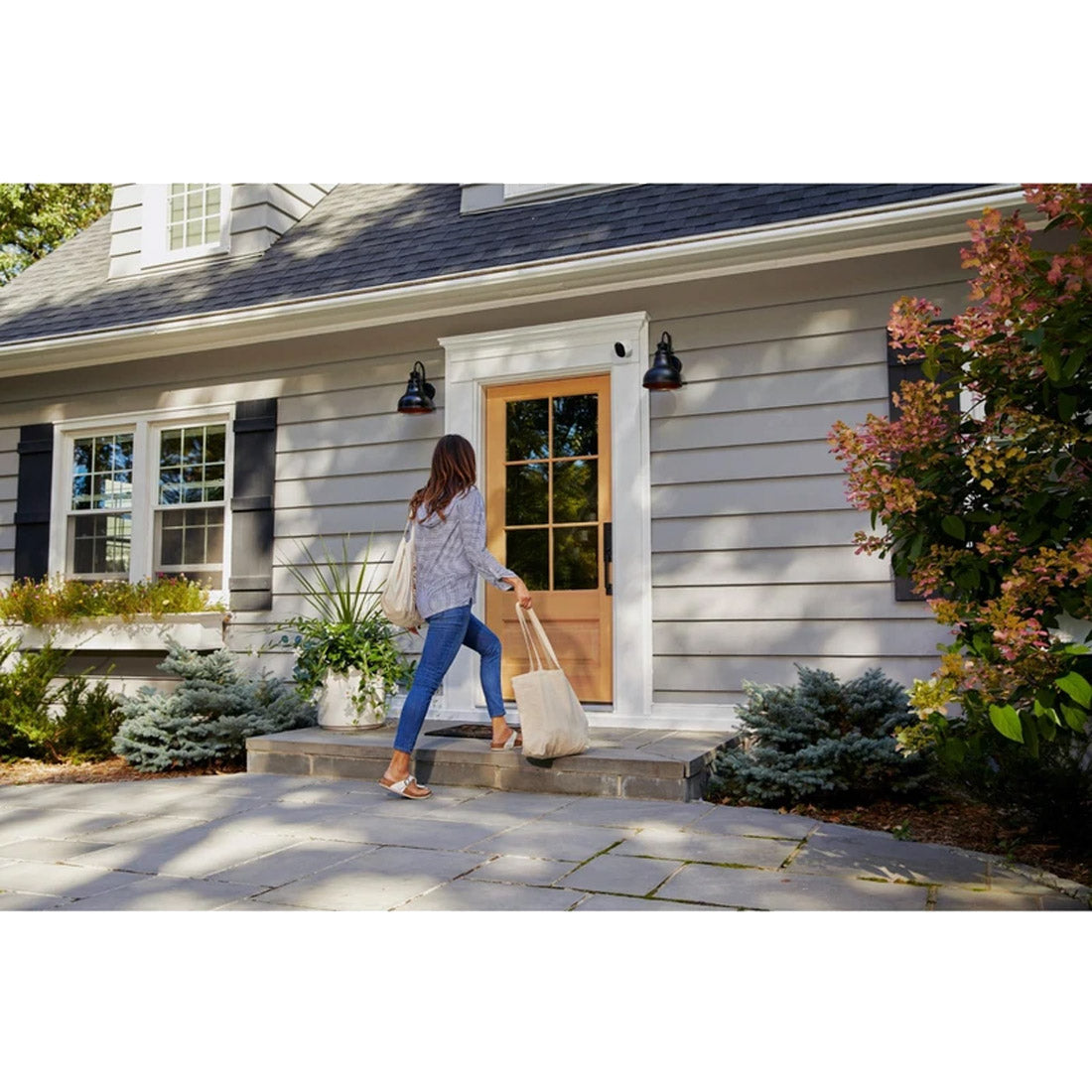 Arlo Pro 4 Wire Free 2K HDR Spotlight Camera 3 Pack VMC4350B-100AUS - Black