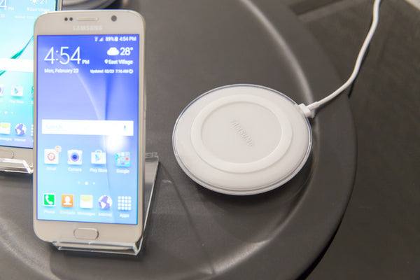 Samsung Wireless starter kit with wireless charging station & Clear Cover